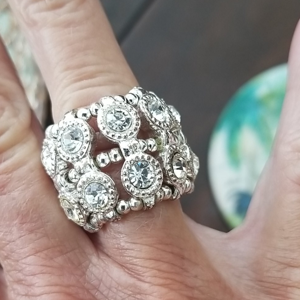 Rhinestone ring - Picture 3 of 3